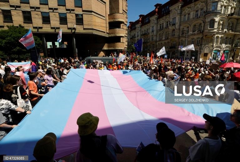 A capital ucraniana acolhe a marcha KyivPride.