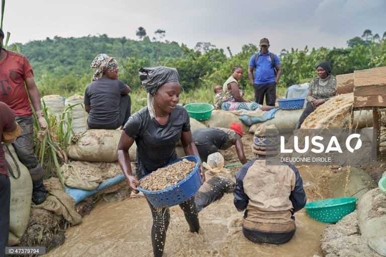 República Democrática do Congo: Mineração artesanal de ouro em Mongbwalu