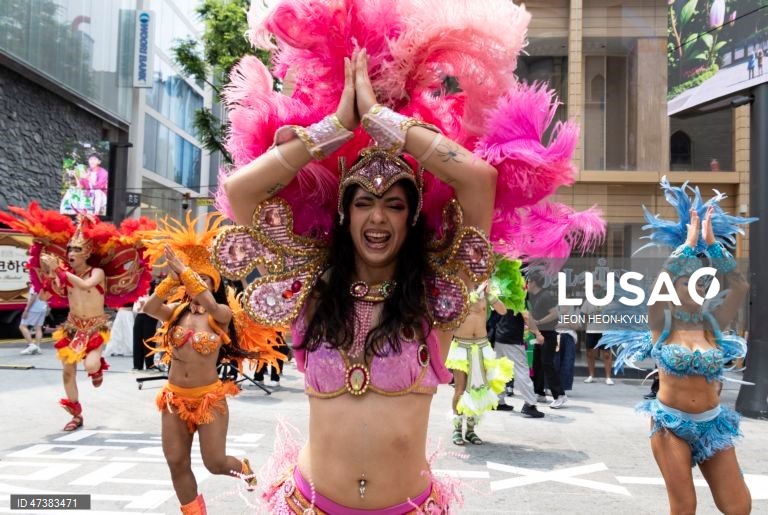 Coreia do Sul: Samba num festival de verão em Seul