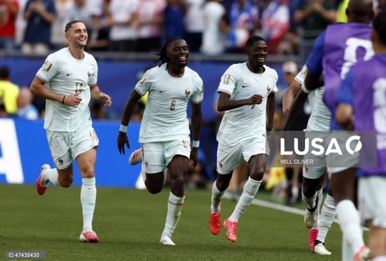 A vice-campeã em título França qualificou-se hoje para as meias-finais do Mundial de futebol de 2026, ao vencer Marrocos, sobrevivente de África, por 2-0, no primeiro encontro dos ‘quartos’, disputado em Foxborough, nos Estados Unidos.