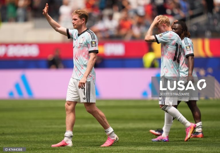 A Espanha qualificou-se hoje para as meias-finais do Mundial de futebol de 2026, marcando encontro com a França, ao vencer a Bélgica por 2-1, com mais um golo decisivo do suplente Mikel Merino, em Inglewood, nos Estados Unidos.
