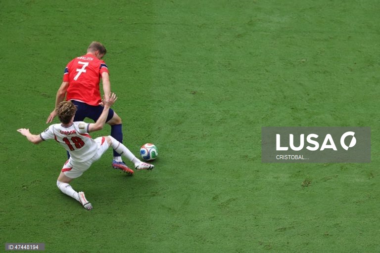 A Inglaterra qualificou-se no sábado para as meias-finais do Mundial de futebol de 2026, ao vencer a Noruega por 2-1, em encontro realizado em Miami Gardens, nos Estados Unidos.
