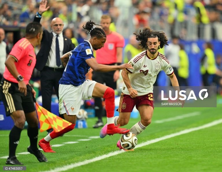 A Espanha, campeã em 2010, qualificou-se para a final do Mundial de futebol de 2026, ao vencer a vice-campeã em título França por 2-0, em encontro disputado em Arlington, nos Estados Unidos.Mikel Oyarzabal, aos 22 minutos, de grande penalidade, e Pedro Porro, aos 58, apontaram os tentos dos detentores do título europeu.Na final, marcada para domingo, pelas 15:00 locais (20:00 em Lisboa), no Estádio MetLife, em East Rutherford, a Espanha defronta o vencedor do jogo entre a detentora do troféu...