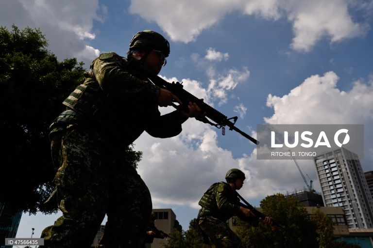 Taiwan: Exercícios militares em Taipé