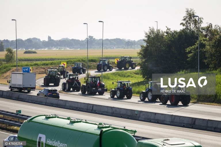 Holanda: Manifestação de agricultores contra as restrições dos niveis de azoto