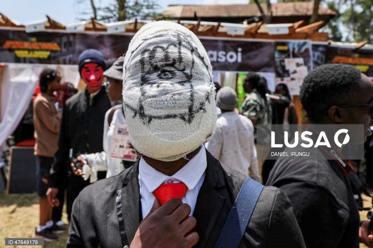 Quénia: Convenção de cosplay em Nairobi