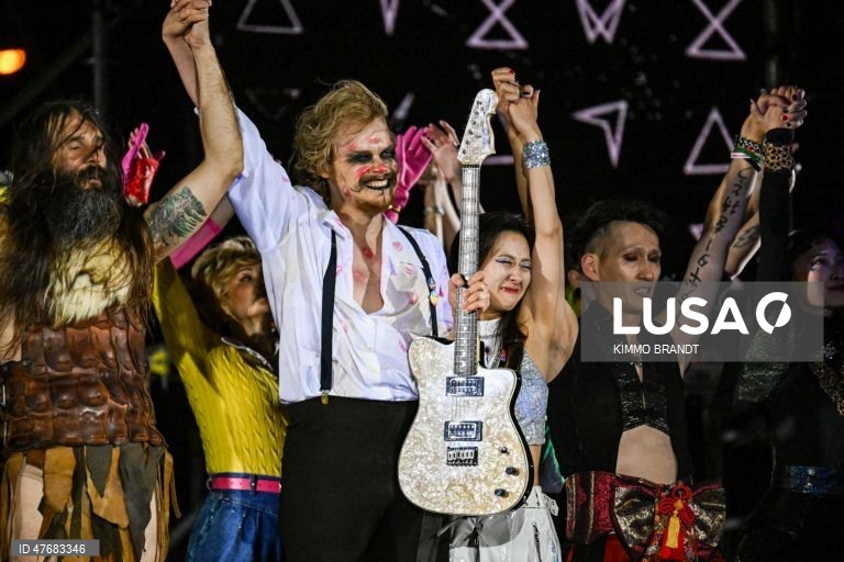 Final do Campeonato Mundial de Air Guitar em Oulu, Finlândia.