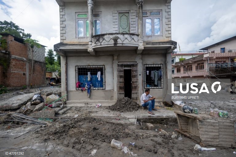 Nepal: danos causados pelas inundações em Nuwakot