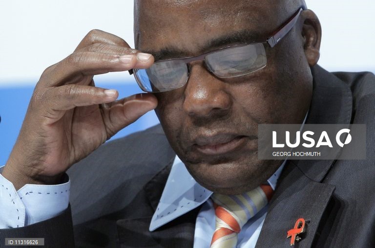 Hantavírus detetado em navio é a estirpe transmissível entre humanos - ministro sul-africano