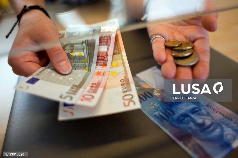 Suspensas 678 pensões de emigrantes no Luxemburgo e Suíça por falta de prova de vida