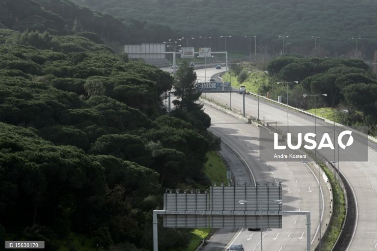 Dois mortos em acidente no IC17 em Odivelas