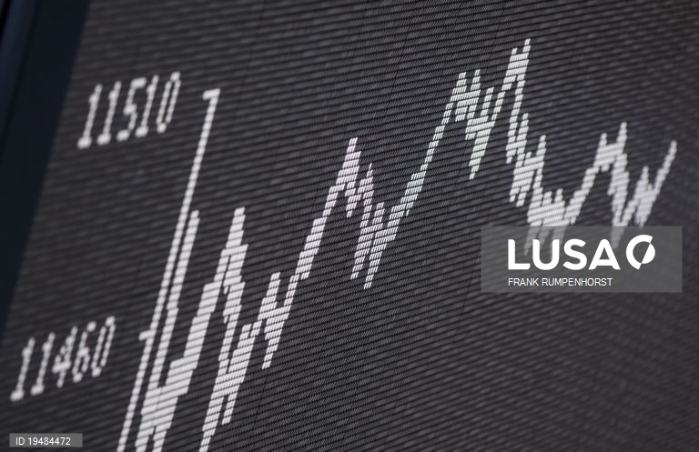 Bolsa de Tóquio fecha a ganhar 0,25%