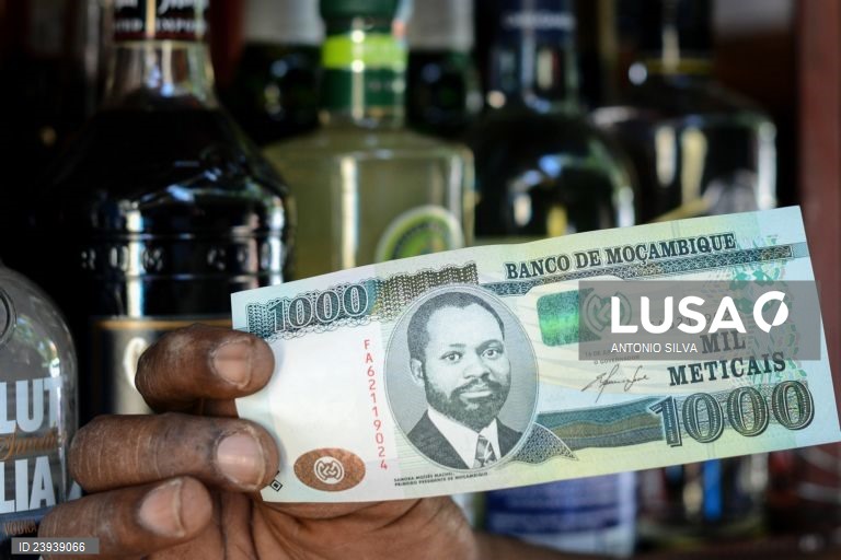 Poupanças dos moçambicanos crescem 9,2% num ano e fecham 2025 em 3.955 ME