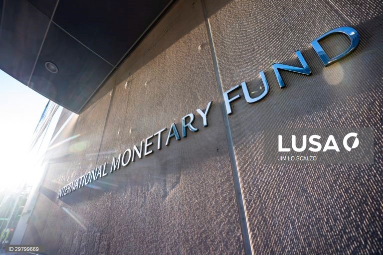 FMI prevê crescimento de 2,3% em Angola este ano devido à queda das receitas petrolíferas