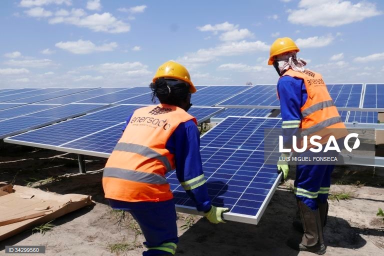 Mozambique: Government wants investors for 30 MW solar power plant in Sofala