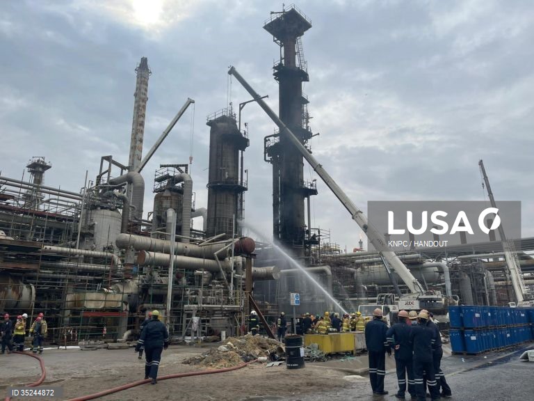 Ataque com drones iranianos causa incêndio em refinaria no Kuwait