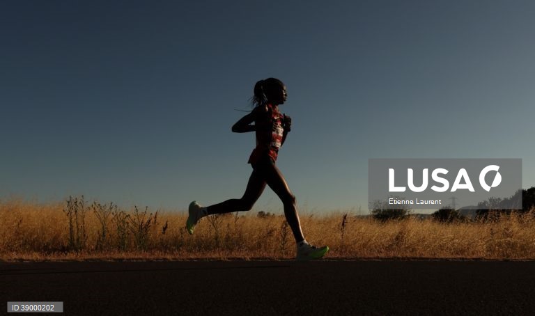 Ruth Chepngetich, recordista mundial da maratona, suspensa provisoriamente por doping