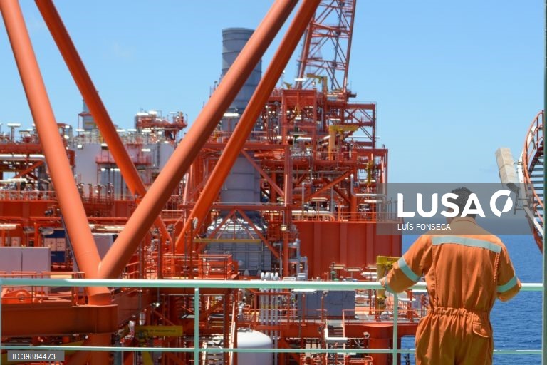 Petrolífera Eni avança quinta-feira com megaprojeto de gás em Moçambique