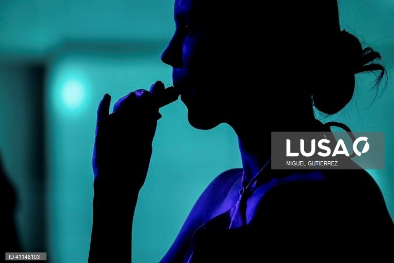 Macau quer proibir posse e consumo de cigarros eletrónicos