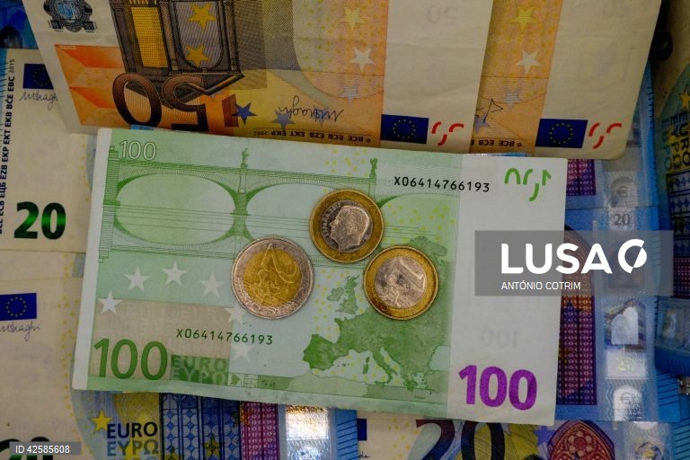 Montante de novos créditos ao consumo sobe 11,4% em julho para 826,9 ME