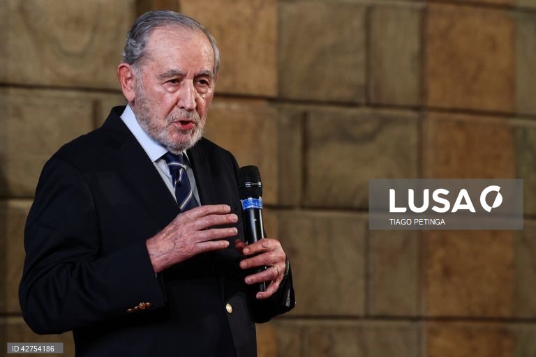 Eanes afirma que PCP se preparava para estabelecer regime totalitário