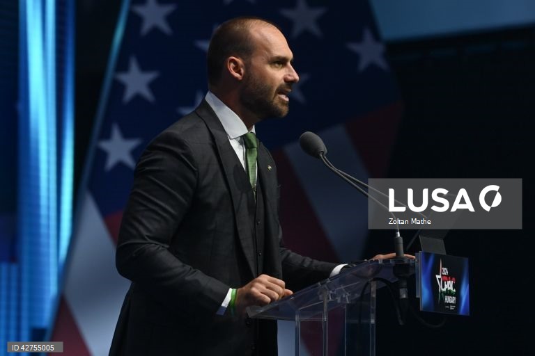 Polícia ordena retorno imediato de Eduardo Bolsonaro ao Brasil