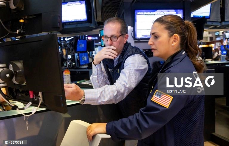 Bolsa de Wall Street negoceia em alta
