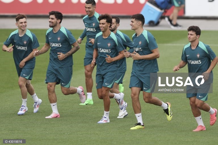 Ronaldo na sexta fase final com estatuto de intocável recuperado