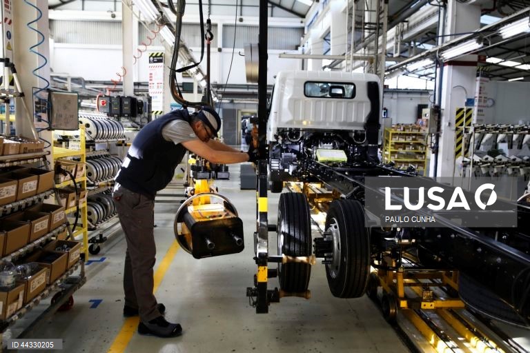 Portugal: Mitsubishi Fuso halts production, announces voluntary redundancies