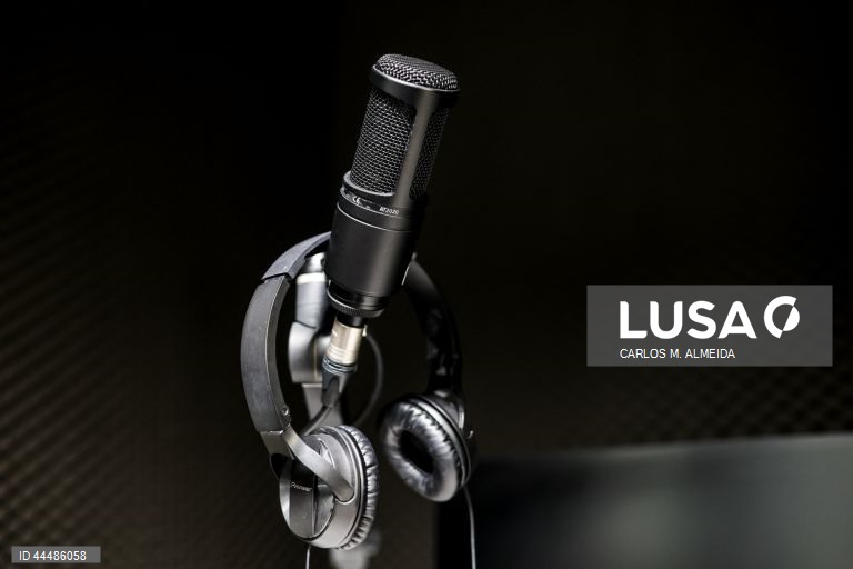 Carteira profissional de jornalista entregue pela primeira vez em São Tomé e Príncipe