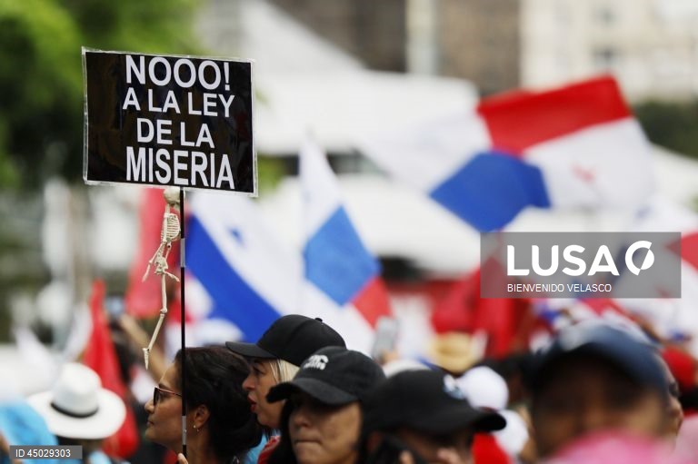 Professores do Panamá retomam aulas após greve de mais de dois meses