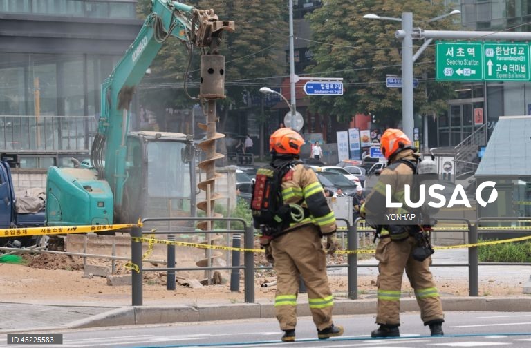 Gas leak near subway station in Seoul