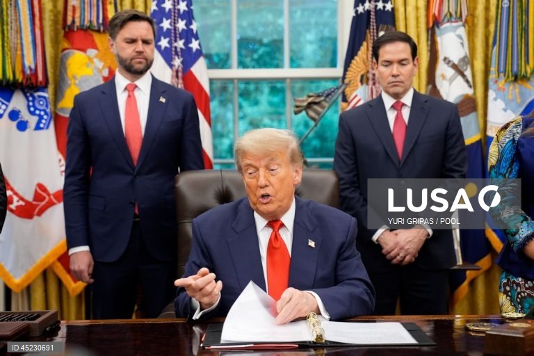 Trump anuncia suspensão imediata das negociações comerciais com o Canadá