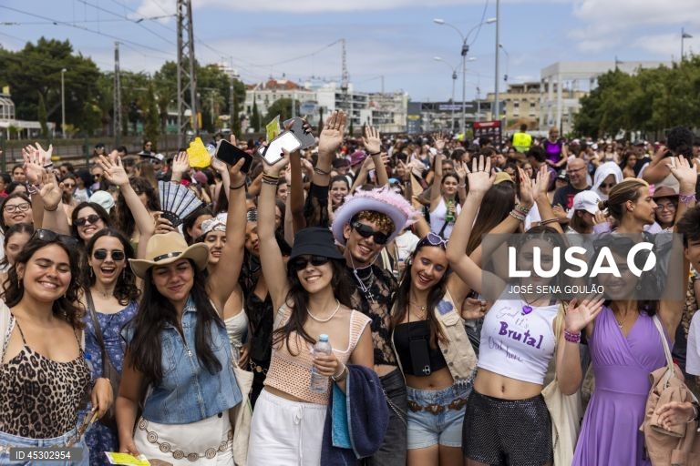 Carris reforça carreira 201 devido a suspensão da circulação na Linha de Cascais