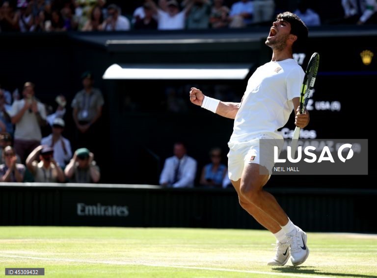 Bicampeão Alcaraz pelo terceiro ano consecutivo na final de Wimbledon