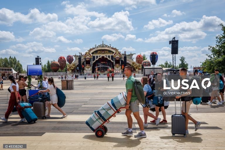 Festival belga Tomorrowland confirmado, arranca na sexta-feira após incêndio