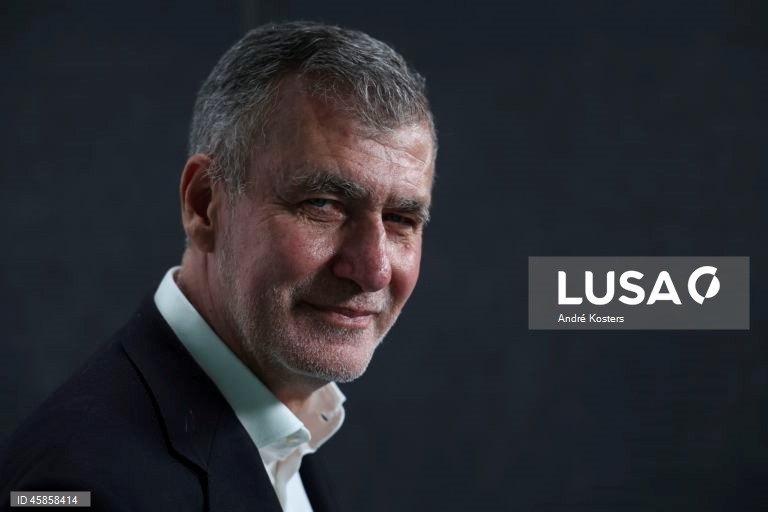 Gouveia e Melo desafia Marques Mendes a ser totalmente transparente sobre clientes