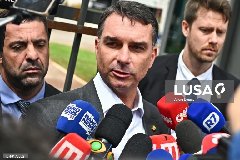 Filhos de Bolsonaro acusam juíz Alexandre de Moraes de abuso de poder