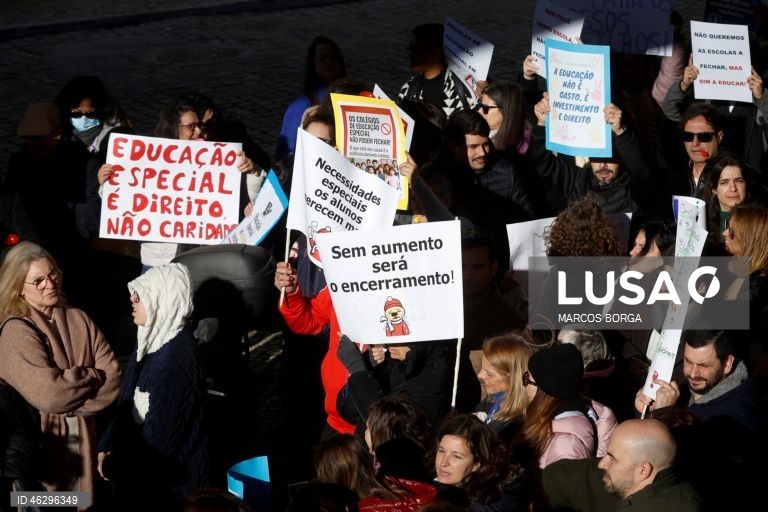 Colégios privados de ensino especial exigem verbas que garantam escola a 500 crianças