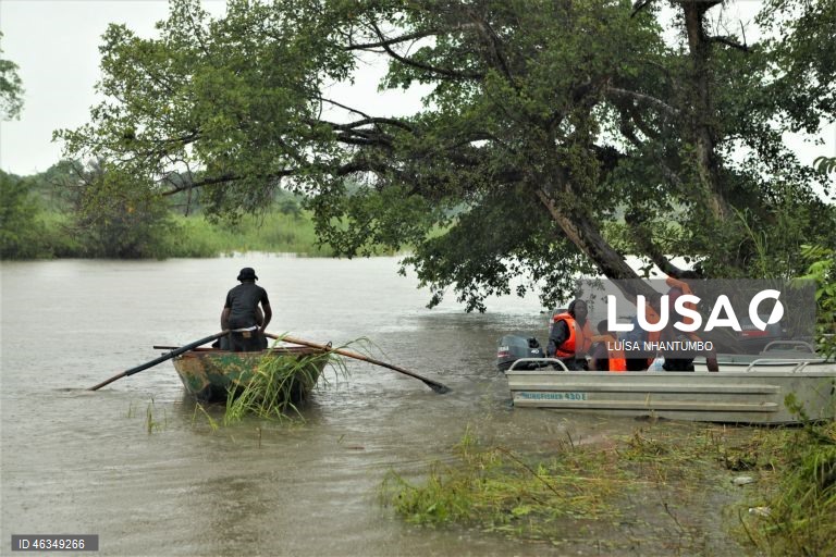 Autoridades resgatam 10 pessoas sitiadas em província do sul de Moçambique