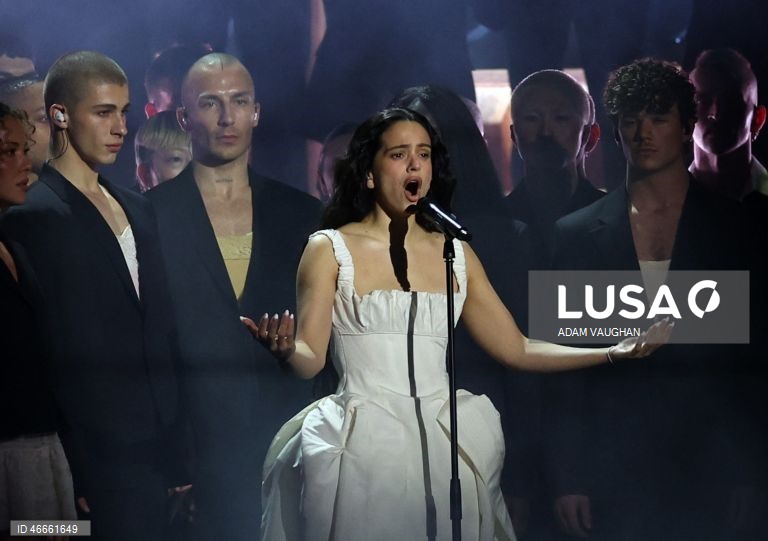 Rosalía dá hoje em Lisboa primeiro concerto da etapa portuguesa da digressão Lux
