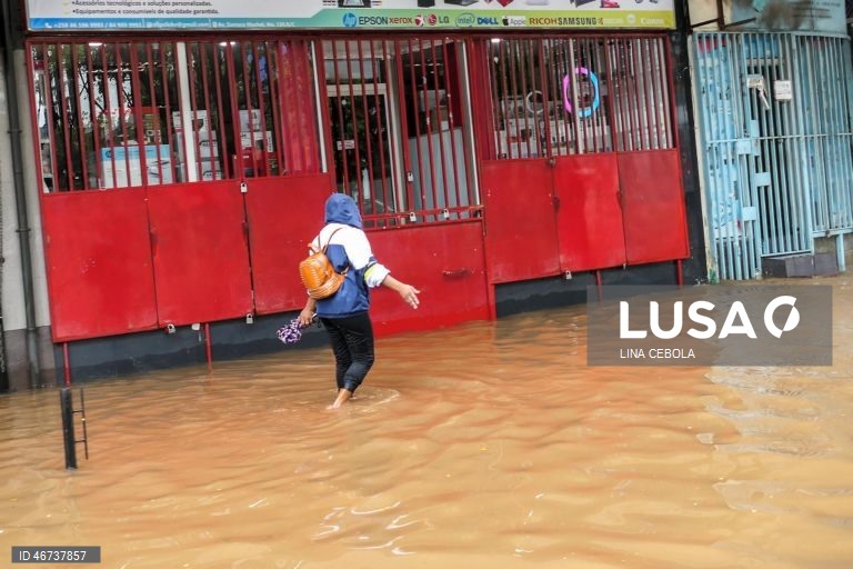 Novas cheias voltam a afetar centro de Maputo
