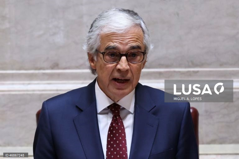 Aguiar-Branco estende prazo para listas de orgãos externos até terça devido à tolerância de ponto