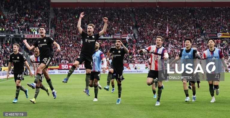 Bayern vence em Friburgo e chega aos 100 golos com reviravolta nos descontos