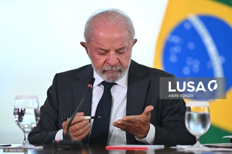 Lula envia para Congresso lei que reduz semana de trabalho para cinco dias