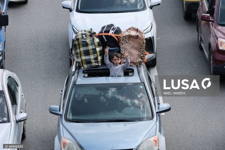 Portugal: Top newspaper headlines on Friday, 17 April