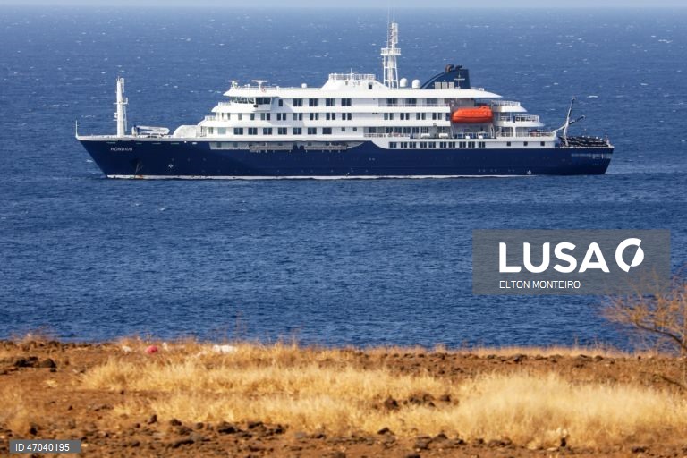 MNE confirma que há um cidadão português a bordo do cruzeiro Hondius