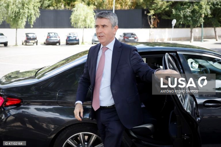 Carneiro diz que reforma laboral proposta pelo Governo iria asfixiar as empresas