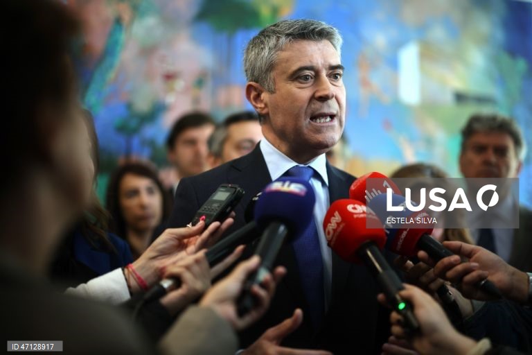 José Luís Carneiro exige comportamentos irrepreensíveis a titulares de cargos do PS