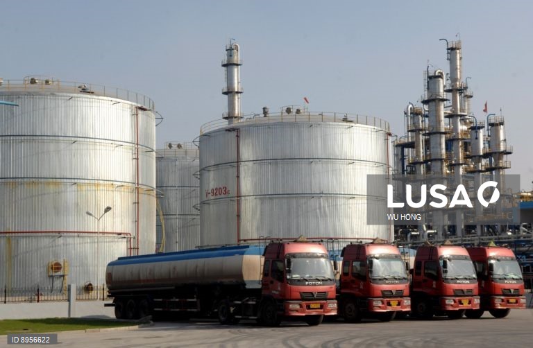 Fornecimento de petróleo para UE mantém-se estável apesar de flutuações no preço